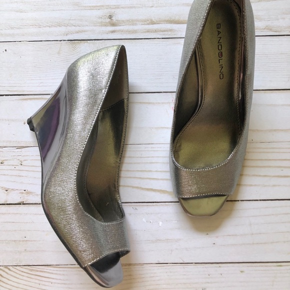 bandolino silver wedges